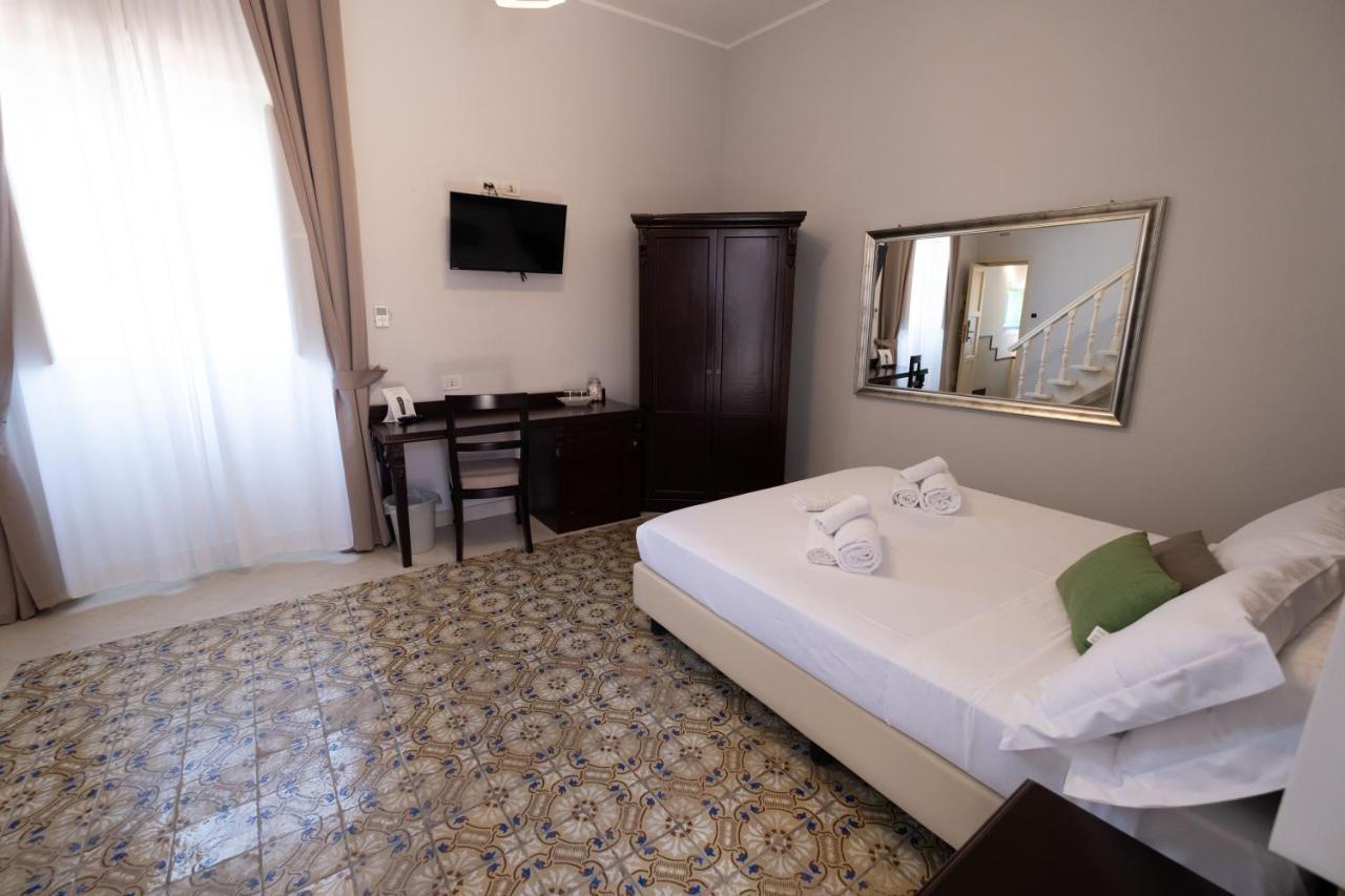Hotel Borgo Di Ciaula Santa Flavia Kültér fotó