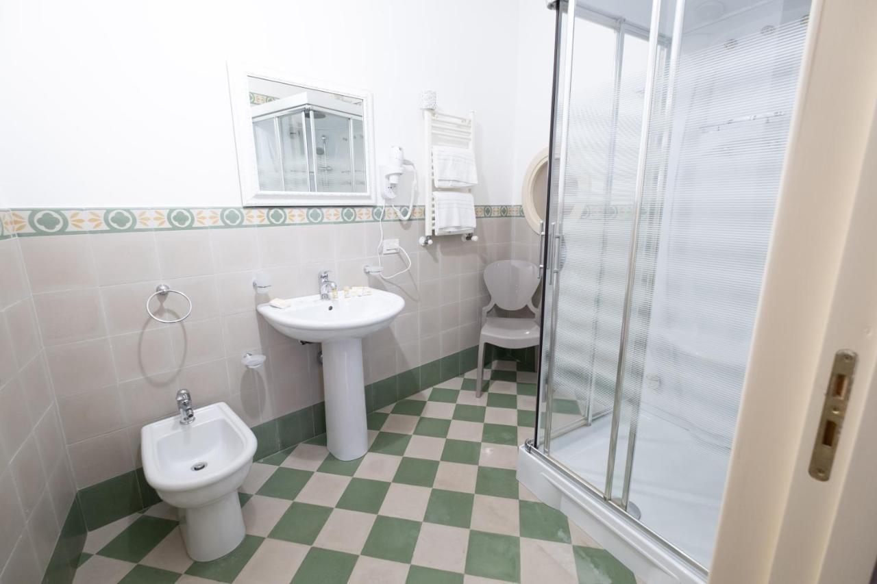 Hotel Borgo Di Ciaula Santa Flavia Kültér fotó